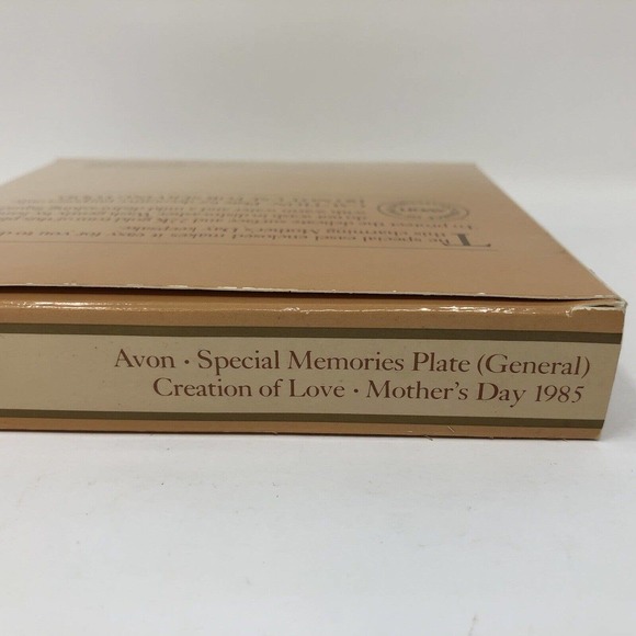 Creation of Love Plate Avon 1985 Mothers Day Tom Newsom Caucasian NOS - Picture 7 of 8